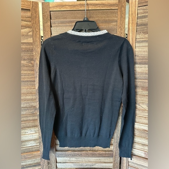 Levi’s Black Sweater with Cream Lace Trim NWT - Picture 7 of 7